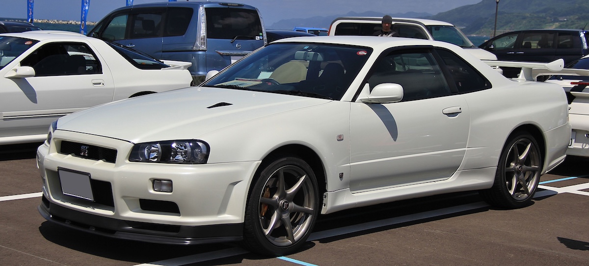 1-Nissan_Skyline_GT-R_R34_V_Spec_II-1200x543